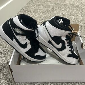 Nike Air Jordan 1 mid SE “homage”